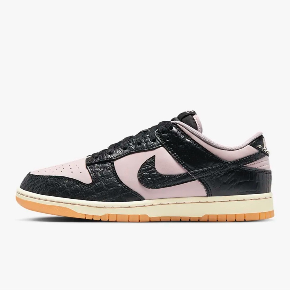Nike Black and Pink Sneakers